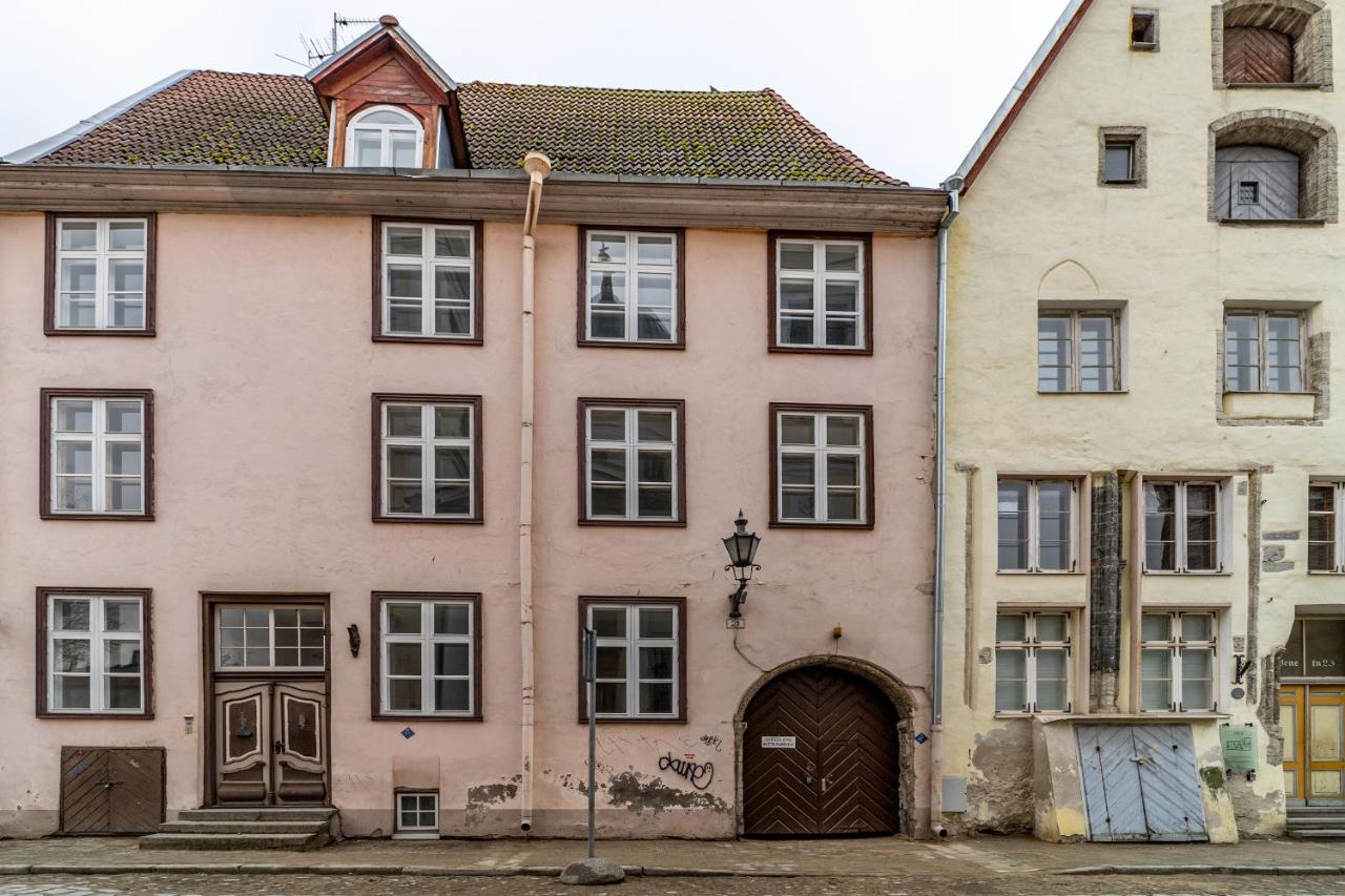 Roofs Of The Old Tallinn Guest House Екстер'єр фото